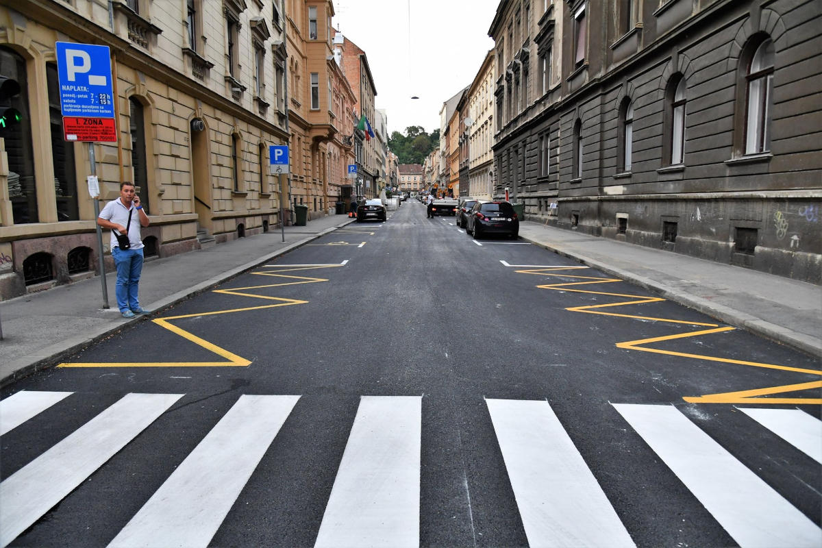 Promet u ulici uređen horizontalnom signalizacijom